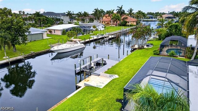 4957 Sorrento CT, Cape Coral, FL 33904