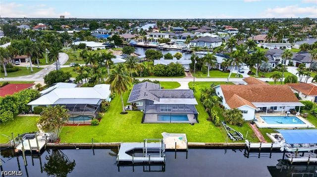 4957 Sorrento CT, Cape Coral, FL 33904