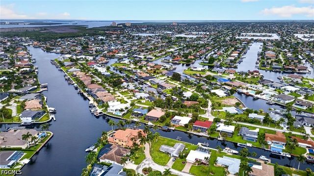 4957 Sorrento CT, Cape Coral, FL 33904