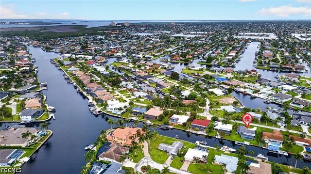 4957 Sorrento CT, Cape Coral, FL 33904