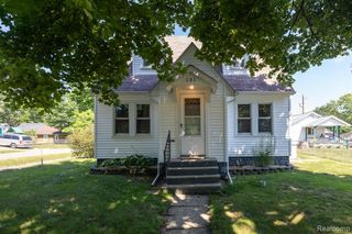 131 Starr Avenue, Waterford, MI 48328