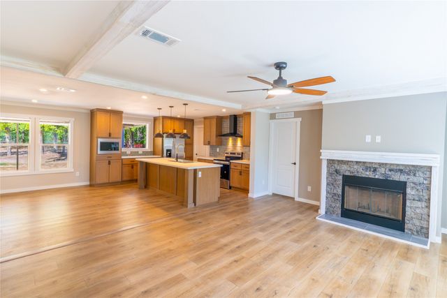 210 Grubbs Lane, Gun Barrel City, TX 75156