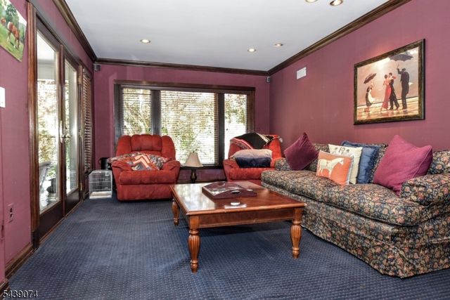 45 Lakeshore Dr, Oakland Boro, NJ 07436