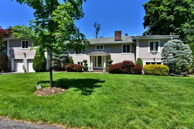 45 Lakeshore Dr, Oakland Boro, NJ 07436