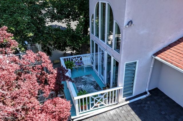 45 Lakeshore Dr, Oakland Boro, NJ 07436
