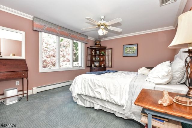 45 Lakeshore Dr, Oakland Boro, NJ 07436