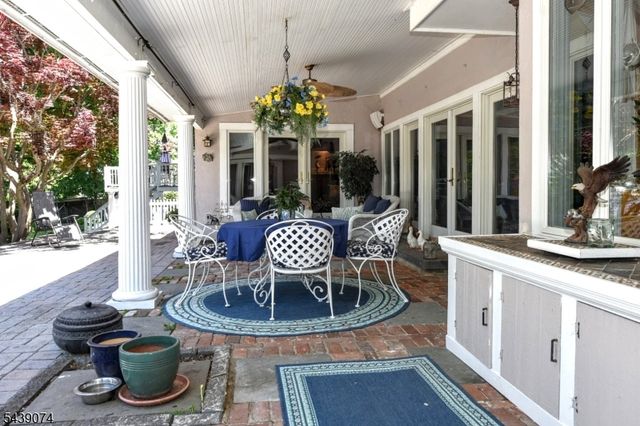 45 Lakeshore Dr, Oakland Boro, NJ 07436