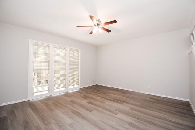 201 Vanderpool Lane 113, Houston, TX 77024