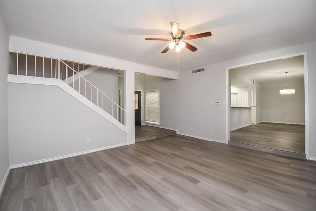 201 Vanderpool Lane 113, Houston, TX 77024