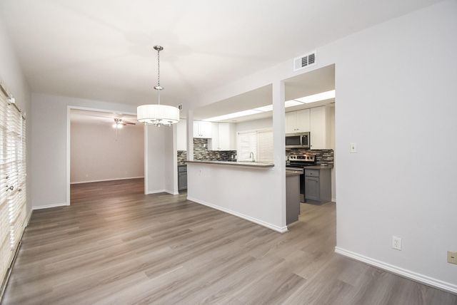 201 Vanderpool Lane 113, Houston, TX 77024