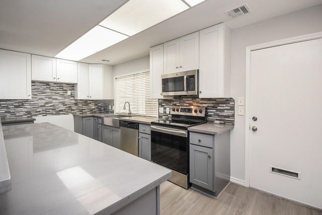 201 Vanderpool Lane 113, Houston, TX 77024