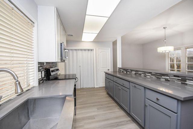 201 Vanderpool Lane 113, Houston, TX 77024