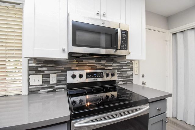 201 Vanderpool Lane 113, Houston, TX 77024