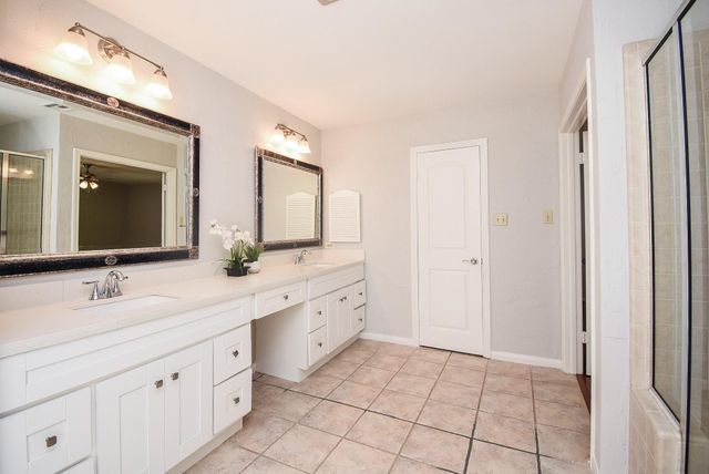 201 Vanderpool Lane 113, Houston, TX 77024