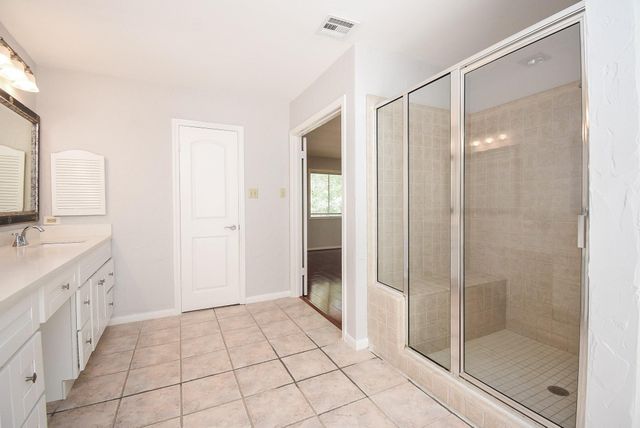 201 Vanderpool Lane 113, Houston, TX 77024