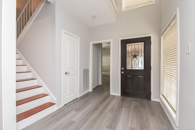 201 Vanderpool Lane 113, Houston, TX 77024