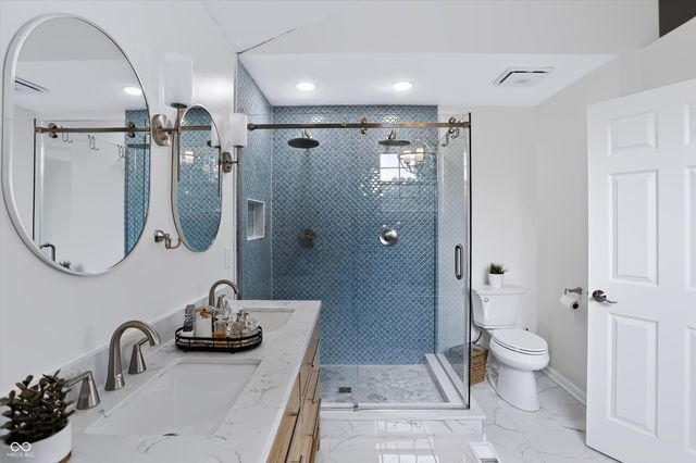 7713 Raleigh Lane, Fishers, IN 46038