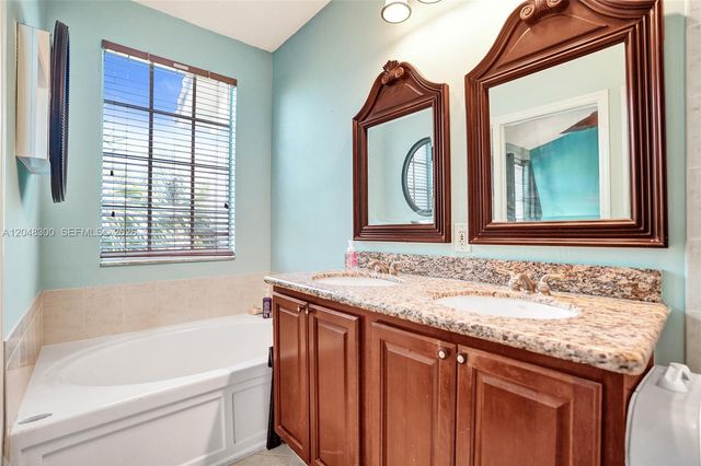132 Ocean Cay Way, Hypoluxo, FL 33462