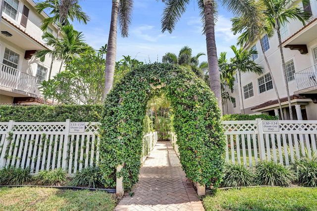 132 Ocean Cay Way, Hypoluxo, FL 33462