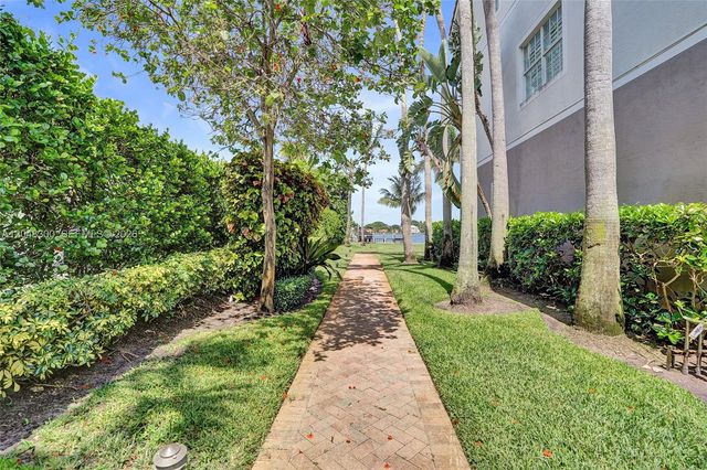 132 Ocean Cay Way, Hypoluxo, FL 33462