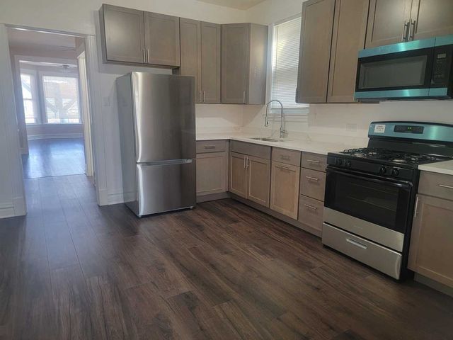 1540 N Keeler Avenue 2, Chicago, IL 60651