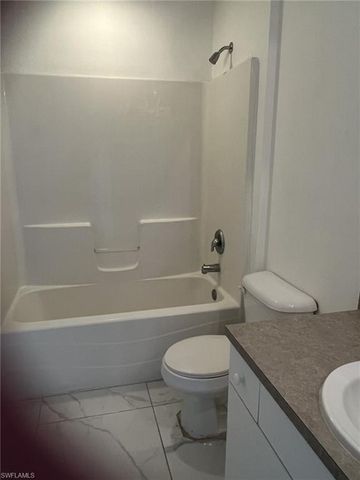 3209 21st ST SW, Lehigh Acres, FL 33976