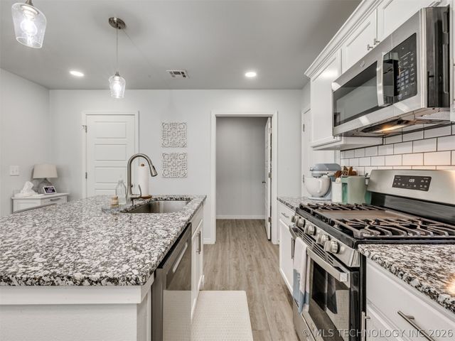 5028 S 29th West Avenue, Tulsa, OK 74107