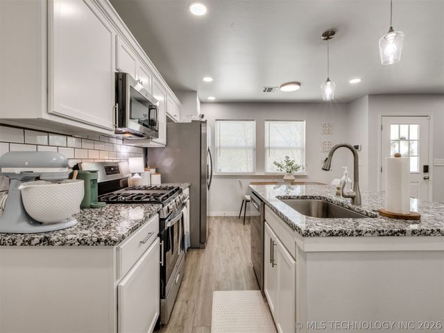 5028 S 29th West Avenue, Tulsa, OK 74107