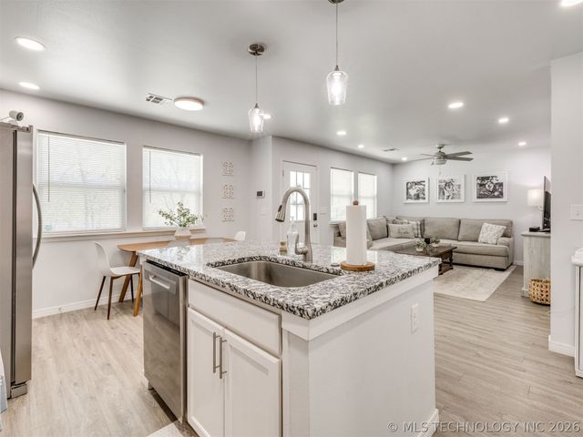 5028 S 29th West Avenue, Tulsa, OK 74107