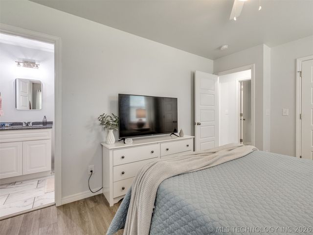 5028 S 29th West Avenue, Tulsa, OK 74107