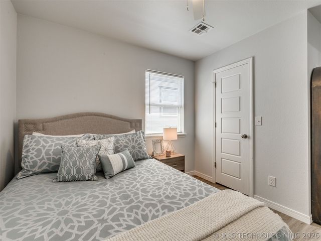 5028 S 29th West Avenue, Tulsa, OK 74107