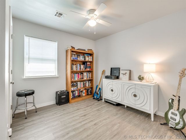 5028 S 29th West Avenue, Tulsa, OK 74107