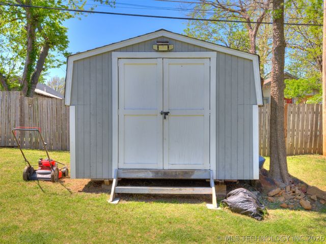 5028 S 29th West Avenue, Tulsa, OK 74107