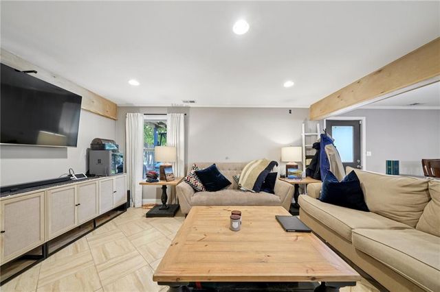 5803 Little Doe Walk, Flowery Branch, GA 30542