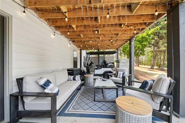 5803 Little Doe Walk, Flowery Branch, GA 30542