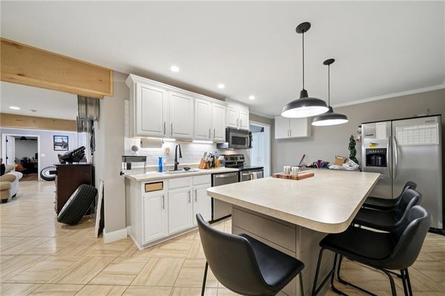 5803 Little Doe Walk, Flowery Branch, GA 30542