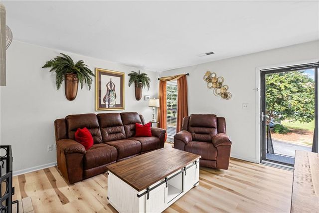 1166 Booth Road SW 209, Marietta, GA 30008