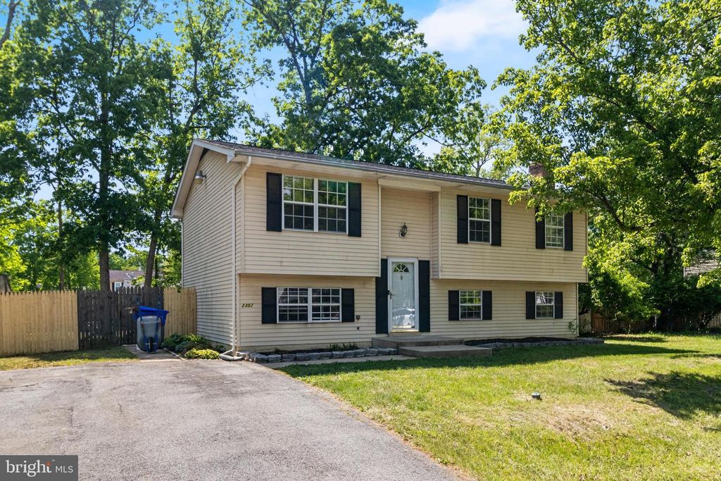 2307 VALLEY OAK CT, Waldorf, MD 20601