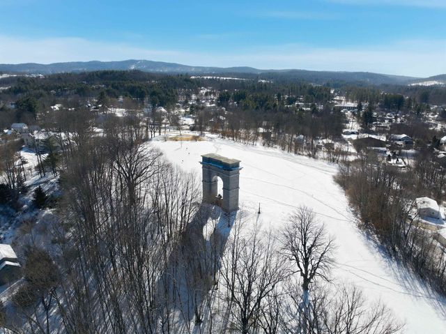 8 West Street, Tilton, NH 03276