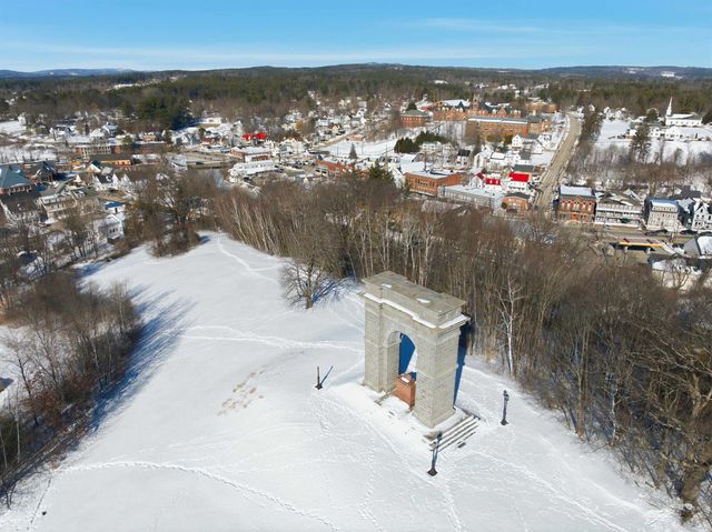 8 West Street, Tilton, NH 03276