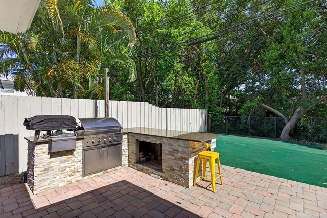 1270 SE 14th Court, Deerfield Beach, FL 33441