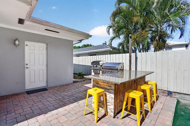 1270 SE 14th Court, Deerfield Beach, FL 33441