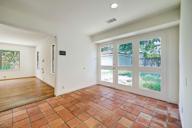 5642 Wickersham Lane, Houston, TX 77056