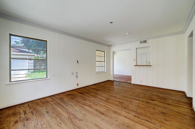 5642 Wickersham Lane, Houston, TX 77056