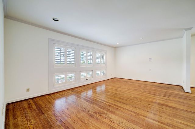 5642 Wickersham Lane, Houston, TX 77056