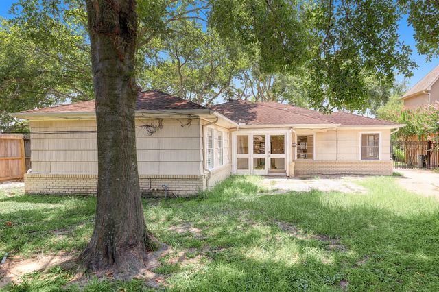 5642 Wickersham Lane, Houston, TX 77056