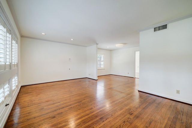 5642 Wickersham Lane, Houston, TX 77056