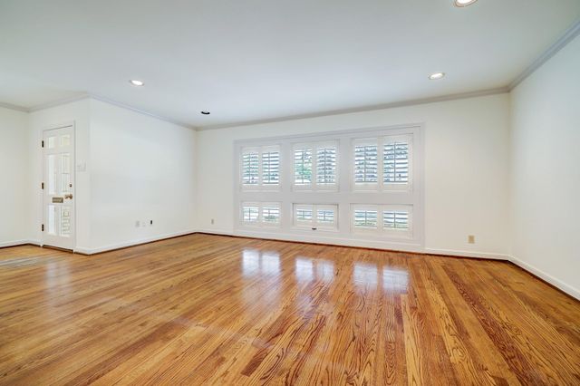 5642 Wickersham Lane, Houston, TX 77056