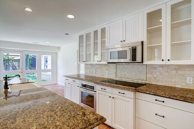 5642 Wickersham Lane, Houston, TX 77056