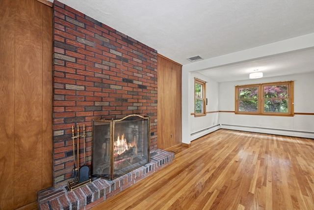 26 Arlington Road, Burlington, MA 01803